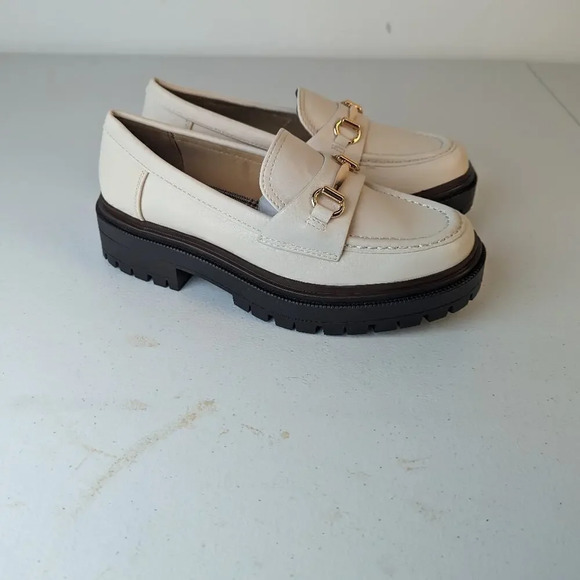 NWT  Soda Theos Chunky White Loafers - 8.5 - Picture 6 of 7
